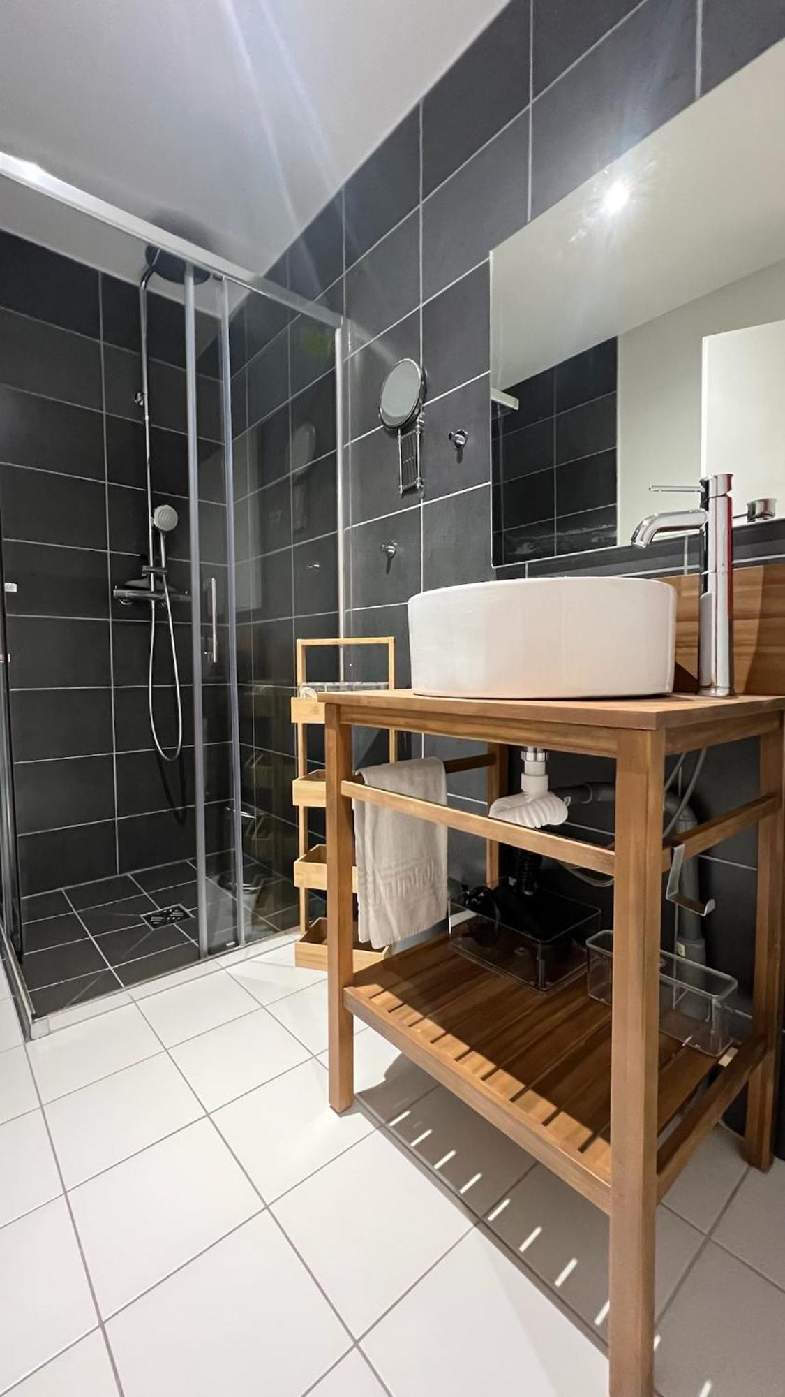 Rouge Canneberge -8 Personnes- 84M2 Vue Degagee Setaz Валуар Экстерьер фото
