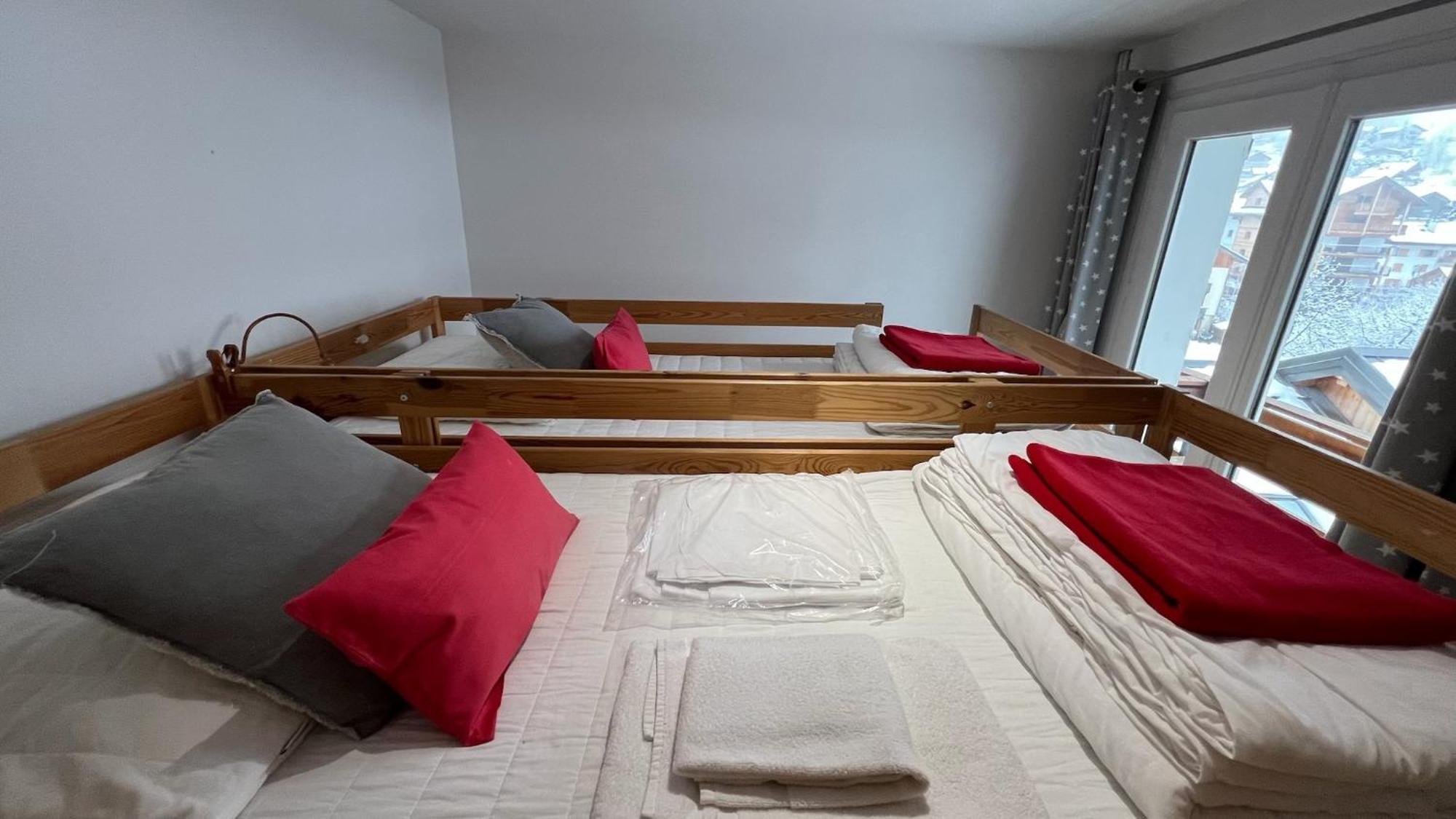 Rouge Canneberge -8 Personnes- 84M2 Vue Degagee Setaz Валуар Экстерьер фото